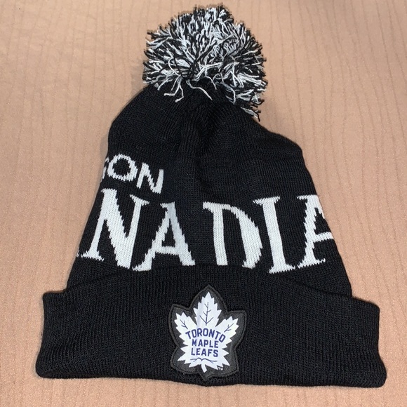 Molson Canadian promo Winter hat toque with Pom Pom & Toronto maple leafs patch - Picture 17 of 17